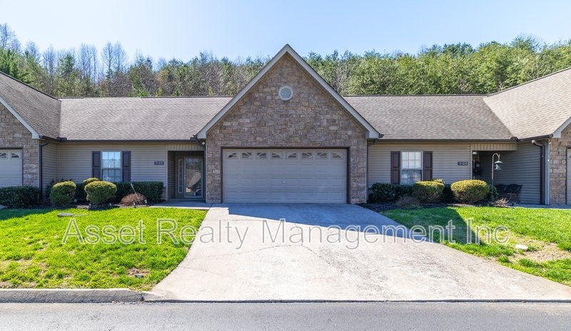 5104 Cates Bend Way - 1 property image