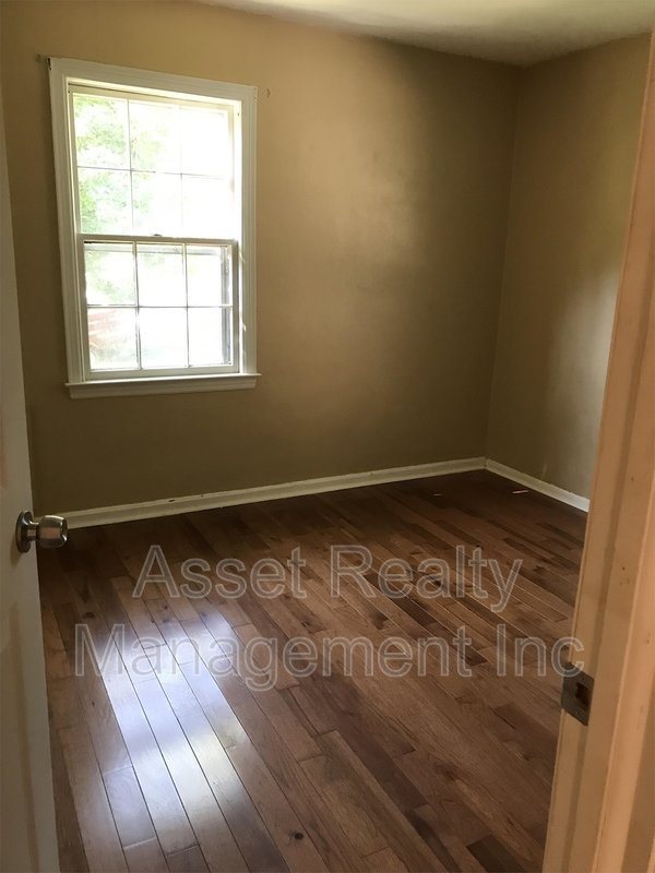 2315 Greenfield Ln property image