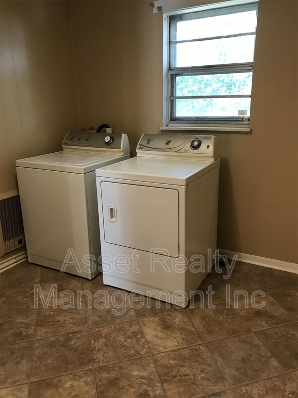 2315 Greenfield Ln property image