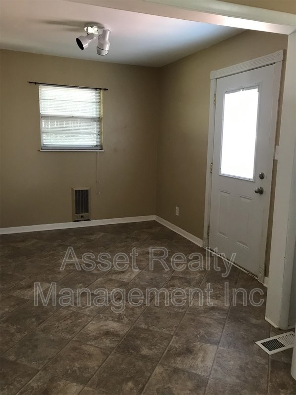 2315 Greenfield Ln property image