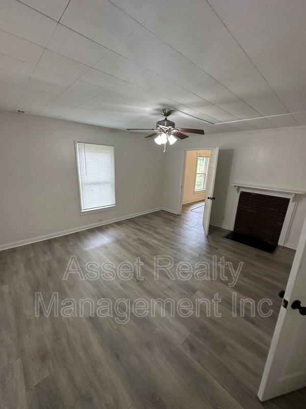 500 West Strang Street property image