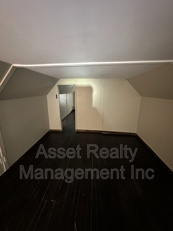 500 West Strang Street property image