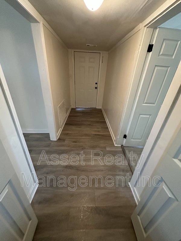 500 West Strang Street property image