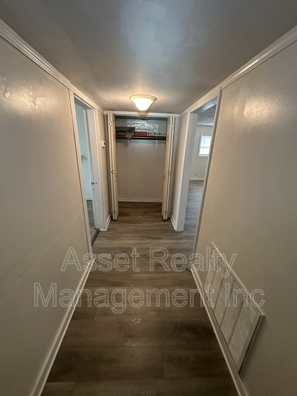 500 West Strang Street property image