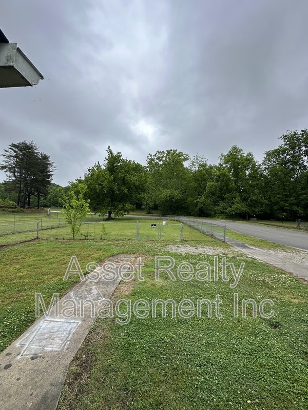 500 West Strang Street property image