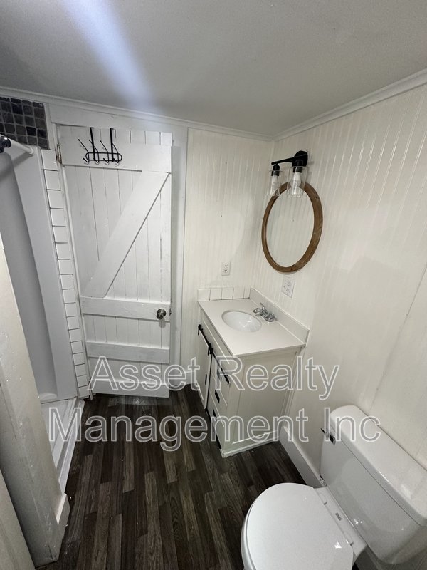 500 West Strang Street property image