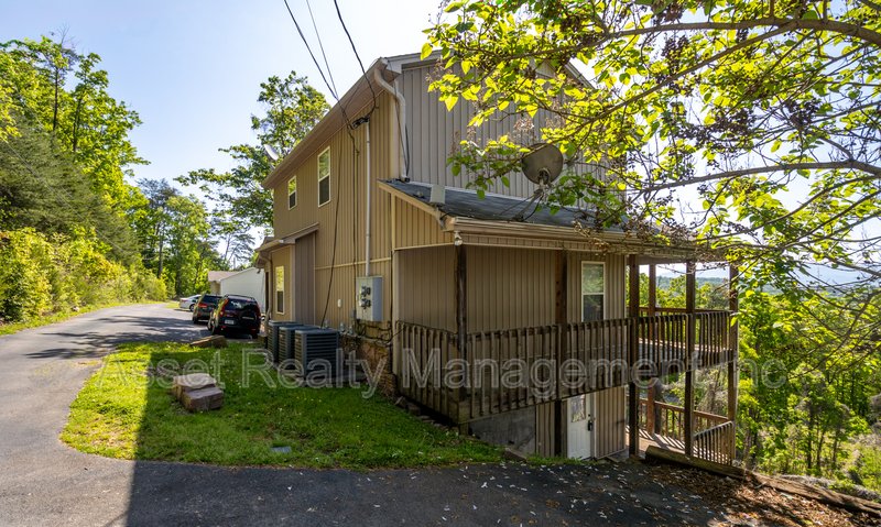 616.618.622. 628 North Cunningham Road - 628 #2 property image