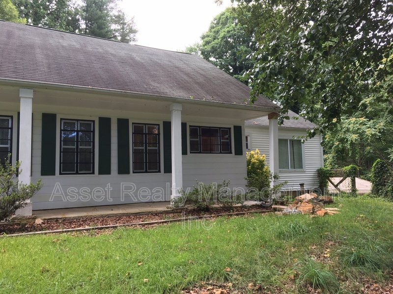 2033 Decatur Highway property image