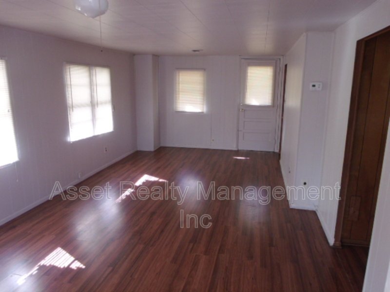 102 Wainwright property image