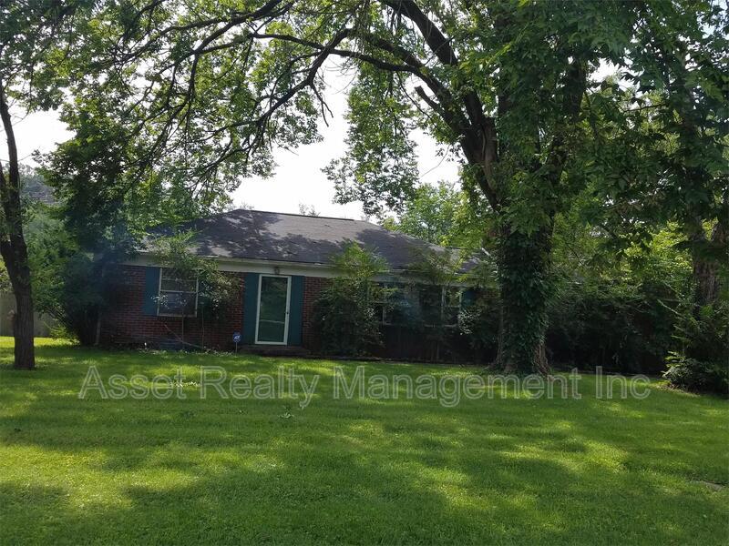 102 Eastwood Dr - 1 property image
