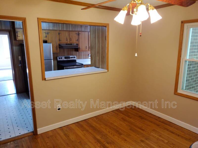 102 Eastwood Dr - 1 property image
