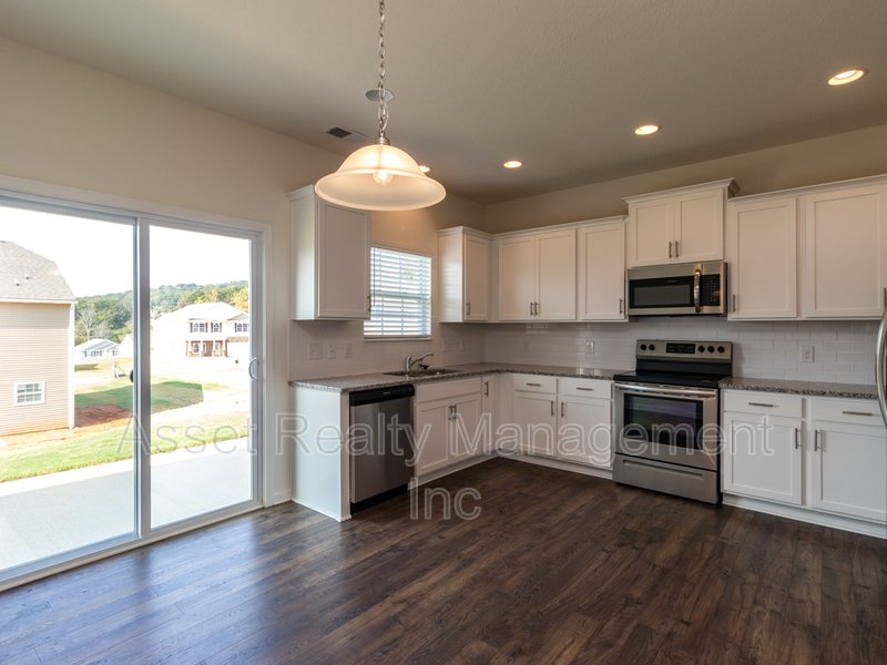 4831 Birchcrest Lane property image