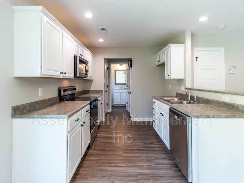 628 Drakewood Road property image