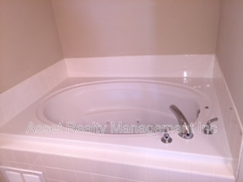6021 Loftis Creek Lane property image