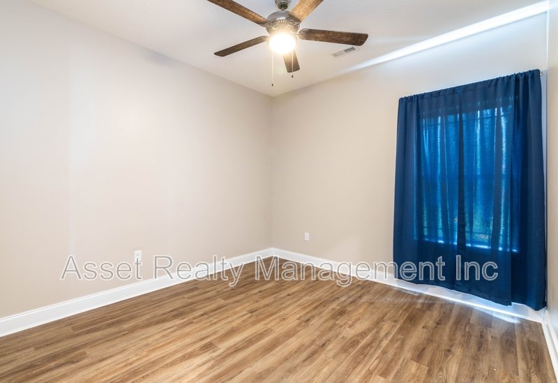 127 South Van Gilder Way property image