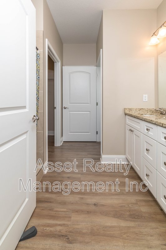 127 South Van Gilder Way property image