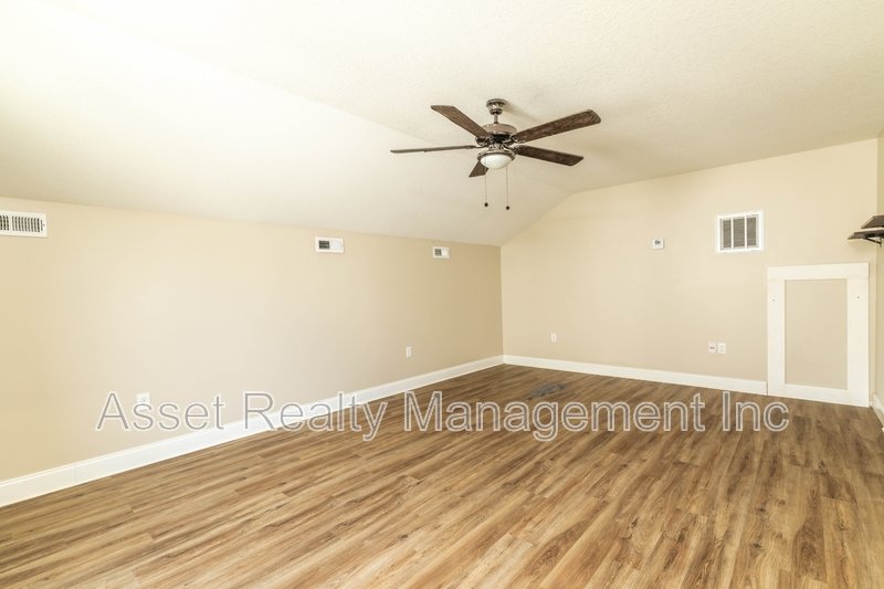 127 South Van Gilder Way property image