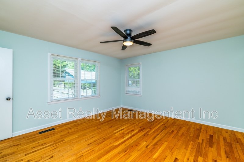 201 Farlow Drive property image