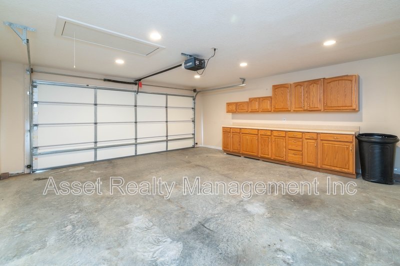 801 Colonial Estates Way property image