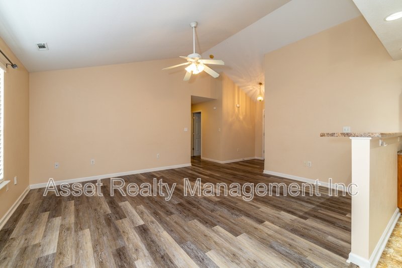 801 Colonial Estates Way property image