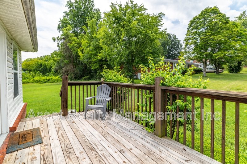 801 Colonial Estates Way property image