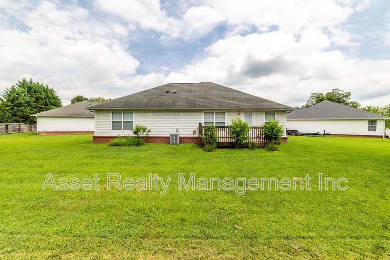 801 Colonial Estates Way property image
