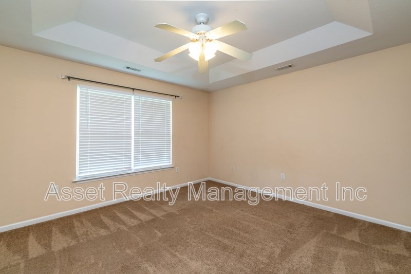 801 Colonial Estates Way property image