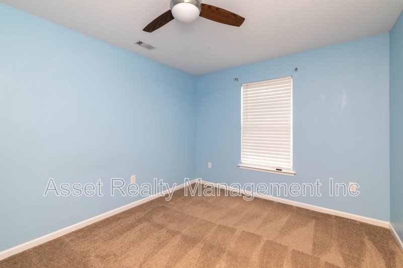 801 Colonial Estates Way property image