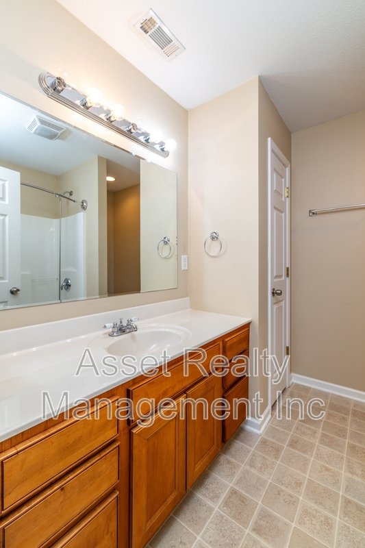 801 Colonial Estates Way property image