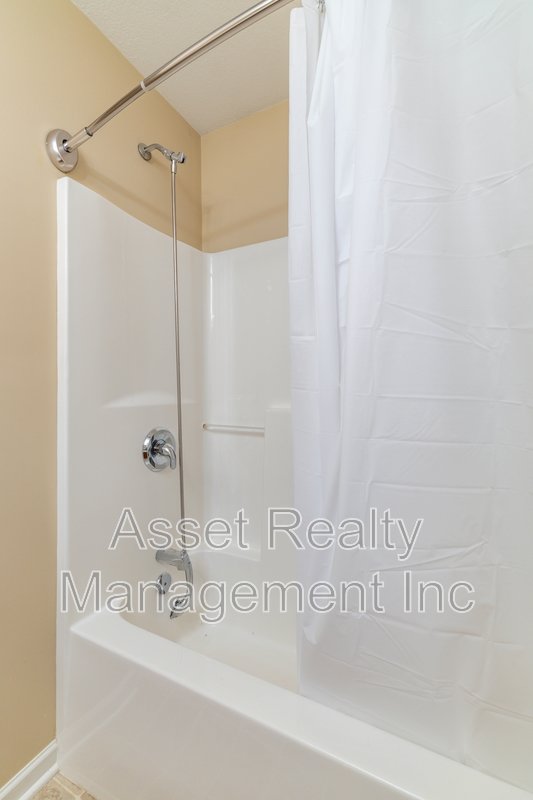 801 Colonial Estates Way property image