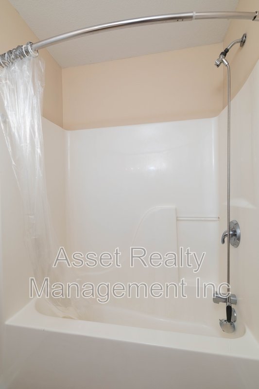 801 Colonial Estates Way property image