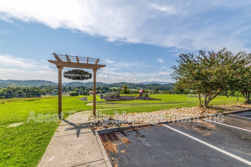 1322 Silver Charm Way property image