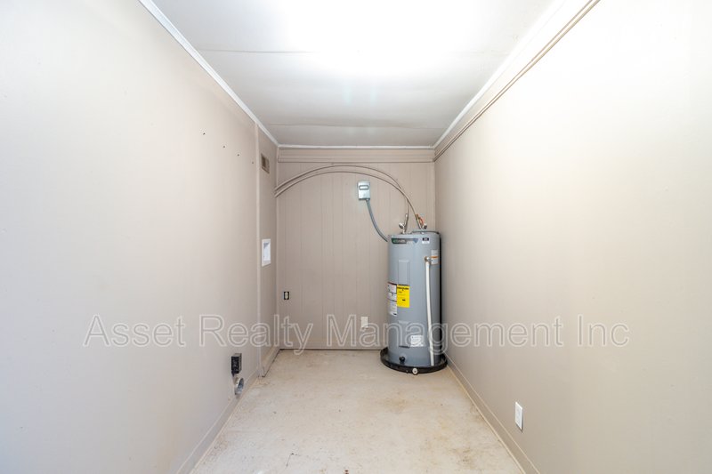 4864 Shell Lane property image