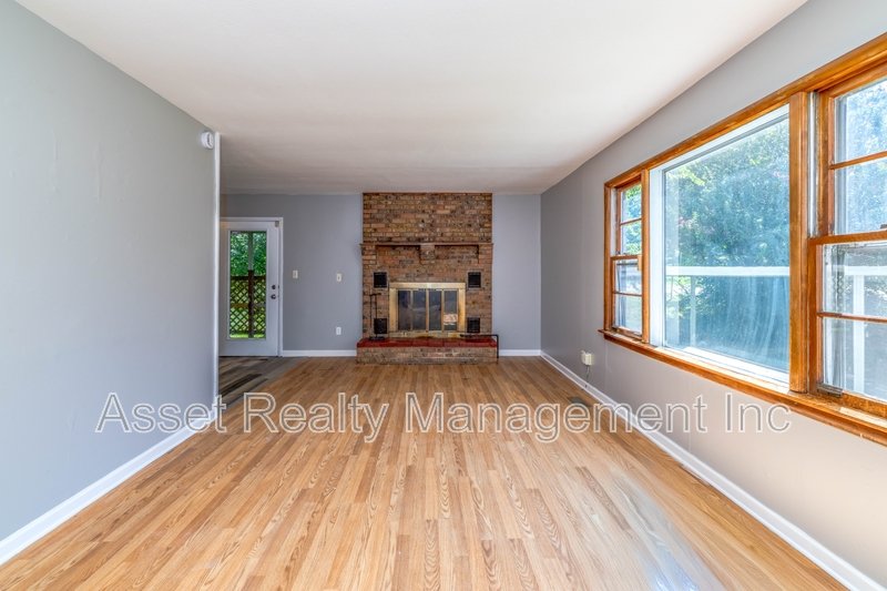 2139 West Gilbert Lane property image