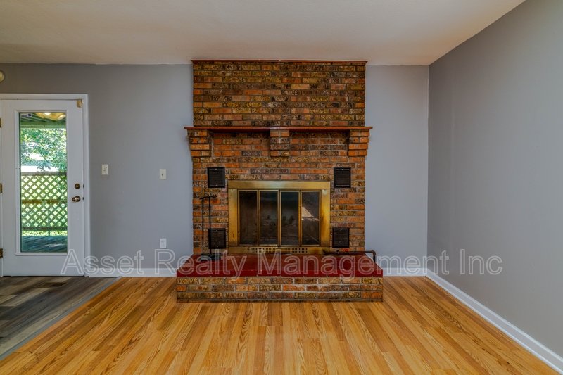 2139 West Gilbert Lane property image