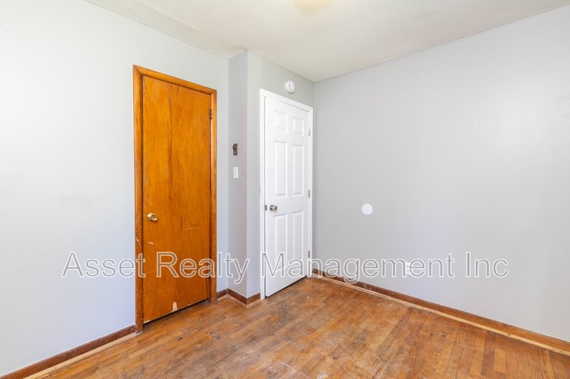 2139 West Gilbert Lane property image