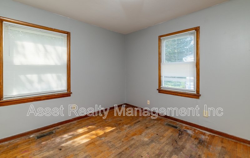 2139 West Gilbert Lane property image