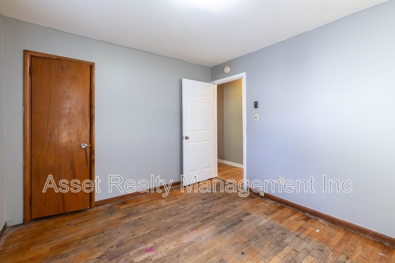 2139 West Gilbert Lane property image