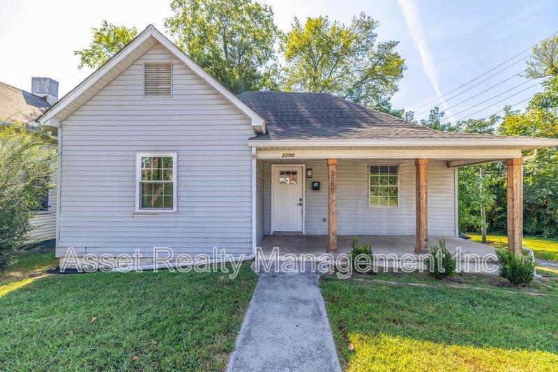 2200 Parkview Avenue property image