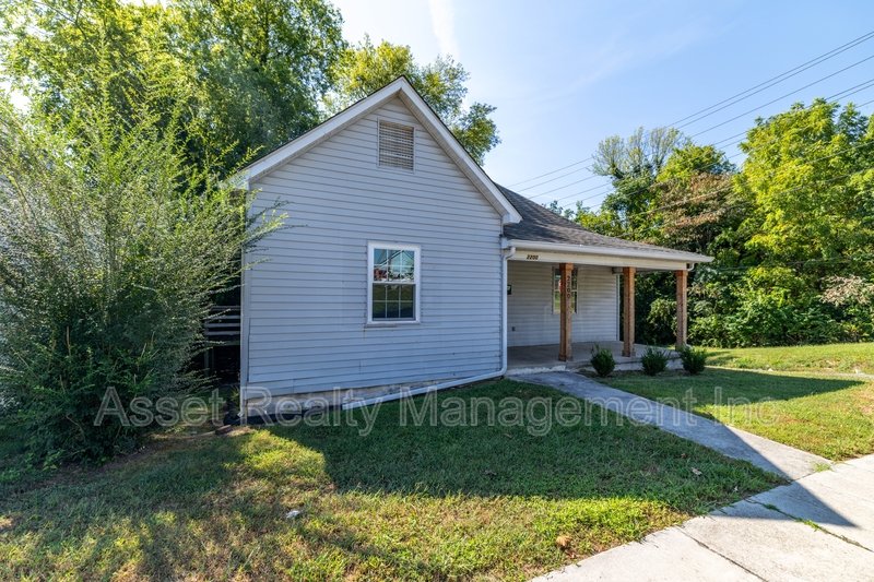 2200 Parkview Avenue property image