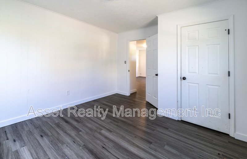 2200 Parkview Avenue property image