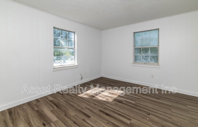 2200 Parkview Avenue property image