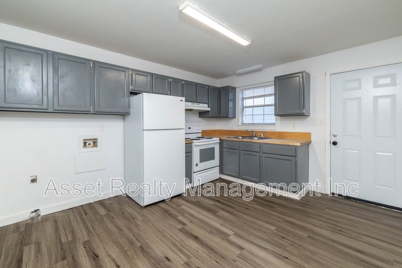 2200 Parkview Avenue property image