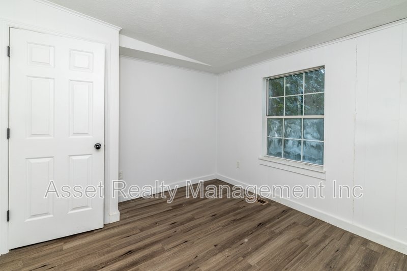2200 Parkview Avenue property image