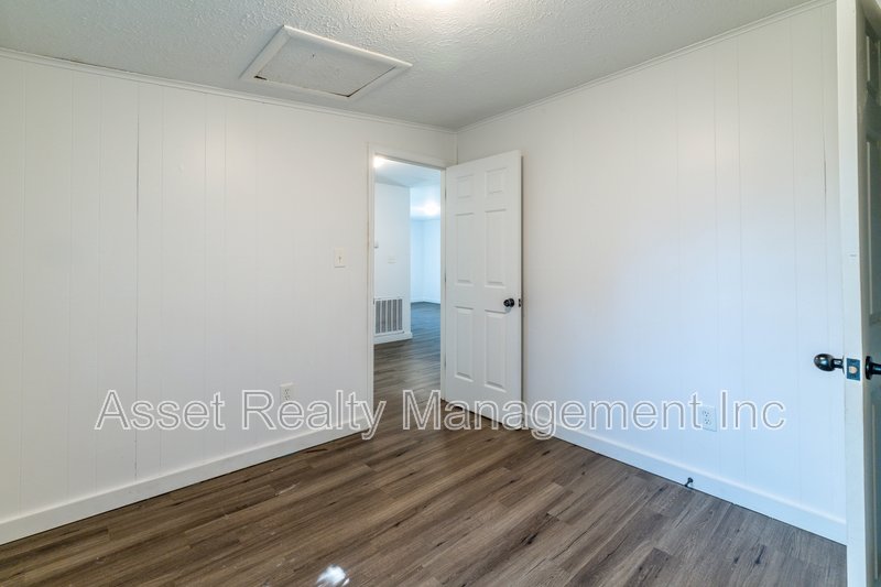 2200 Parkview Avenue property image