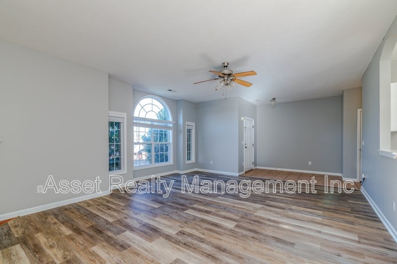 506 Drakewood Dr property image