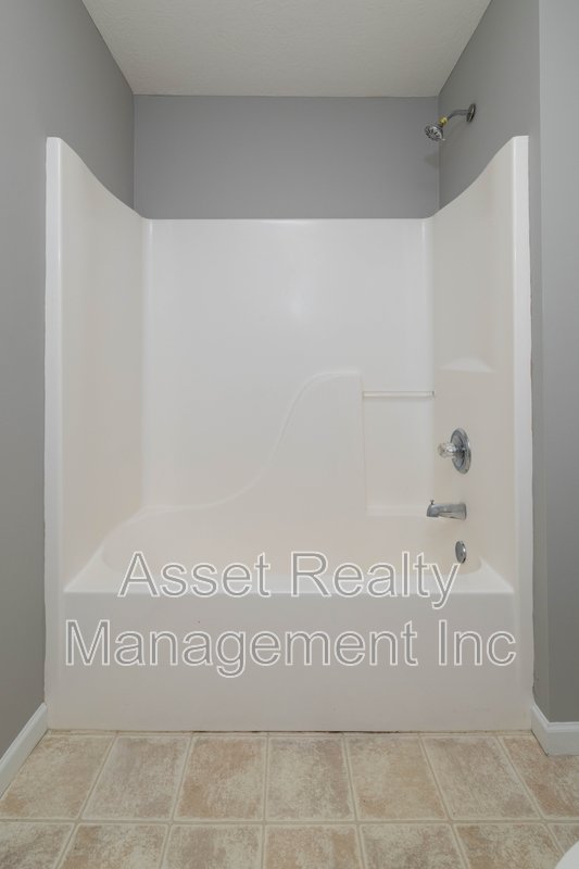 506 Drakewood Dr property image