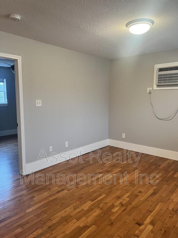 2359 East 5th Avenue - 4 property image