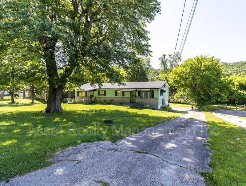 708 Dutch Valley Drive Northeast - B property image