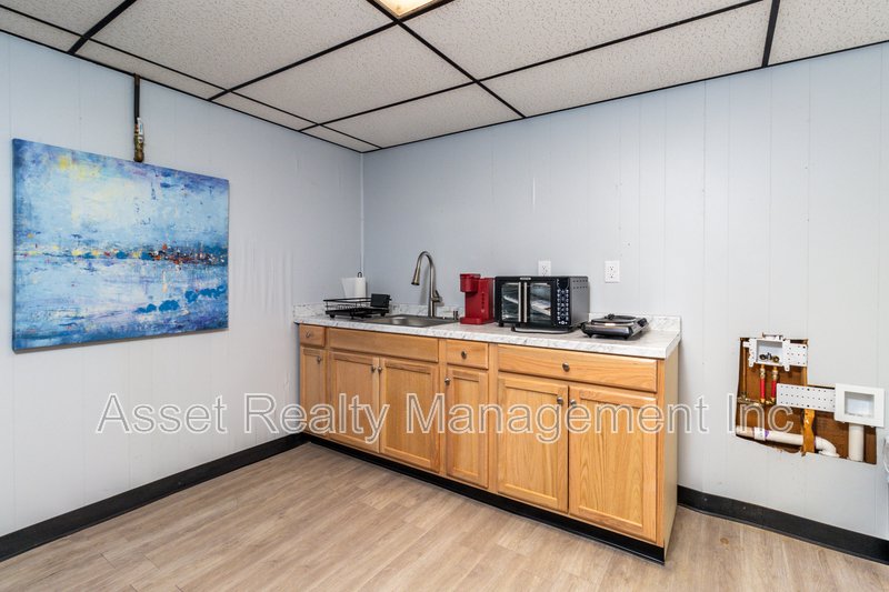 708 Dutch Valley Drive Northeast - B property image